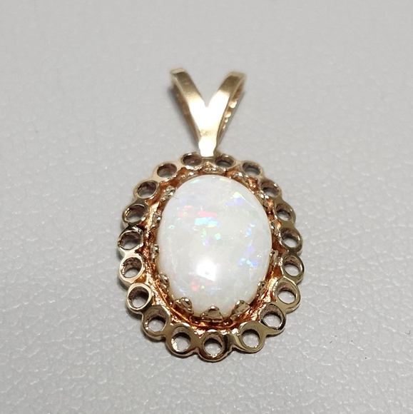 10KY Gold Opal Pendant - Picture 10 of 10